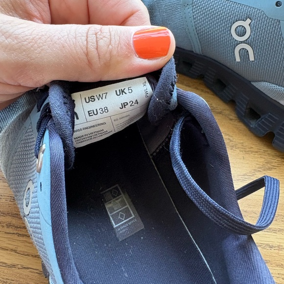 On Cloud Athletic Shoes in Light Blue and Navy - Picture 3 of 7